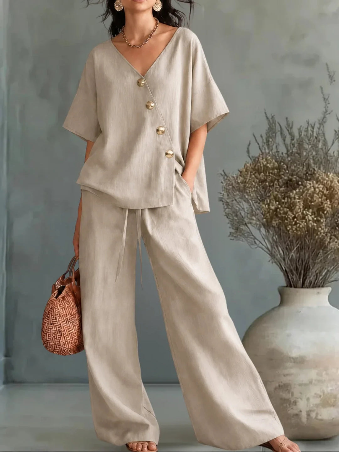 Greta | Complete V-Neck with Buttons